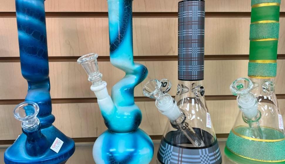 California Auctions Off Bongs and Other Items Seized from Cannabis Businesses