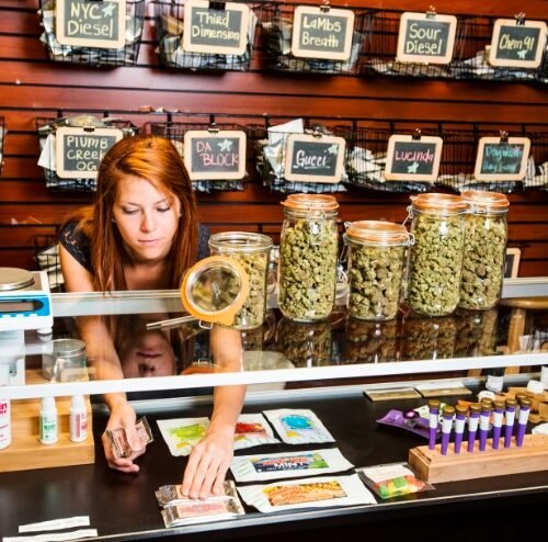 Toronto Faces Challenge in Tackling Illegal Cannabis Stores