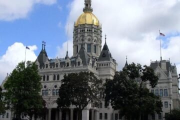 Connecticut Lawmakers Consider Bill To Decriminalize Psilocybin